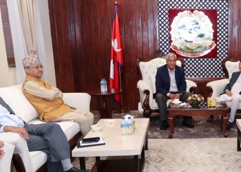 भिजिट भिसा विवादस् : गृहमन्त्री लेखक र देउवा प्रधानमन्त्री ओलीसँग छलफलमा