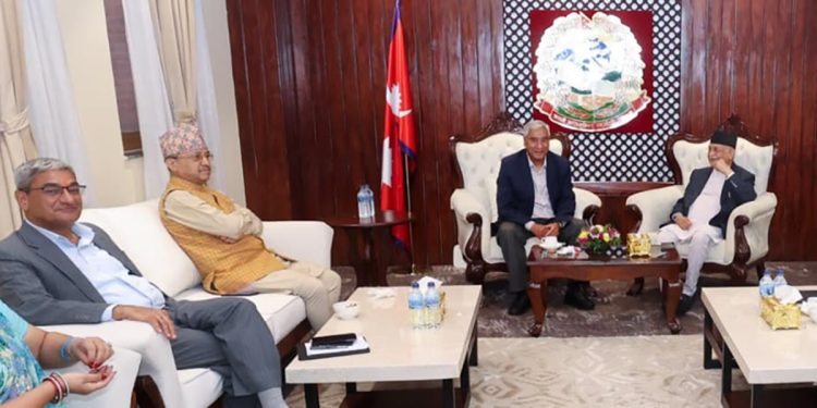 भिजिट भिसा विवादस् : गृहमन्त्री लेखक र देउवा प्रधानमन्त्री ओलीसँग छलफलमा