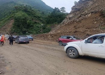 नारायणगढ-मुग्लिन सडकको भासिएको भाग बजेट अभावले अलपत्र