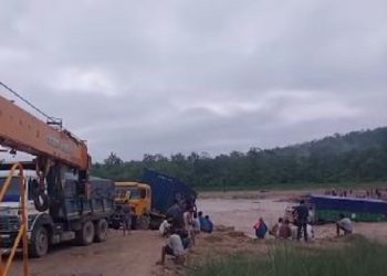 बाढी पहिरोका कारण नवलपरासी, सिन्धुपाल्चोक, म्याग्दी र डोल्पामा सडक बन्द