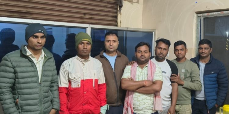 पर्साको पोखरियामा एमालेभित्र पहिरो: नगर उप-सचिवसहित नौ नेताद्वारा सामूहिक राजीनामा