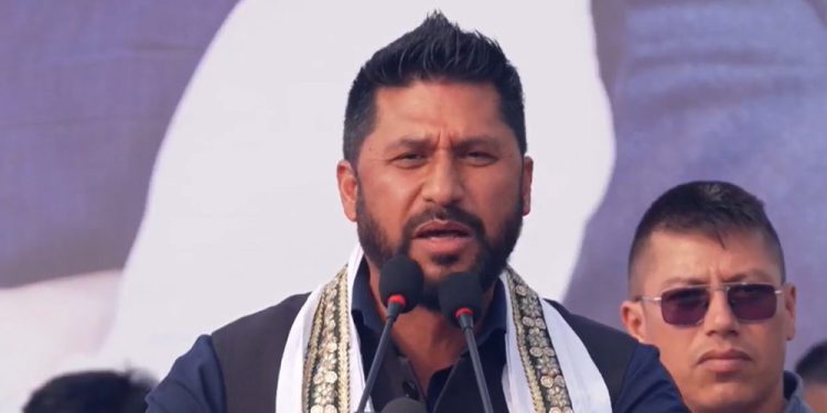 रवि लामिछानेको गगन थापालाई व्यंग्य: “२० वर्ष सांसद भएपछि बल्ल कानुन फेर्ने ज्ञान आयो”