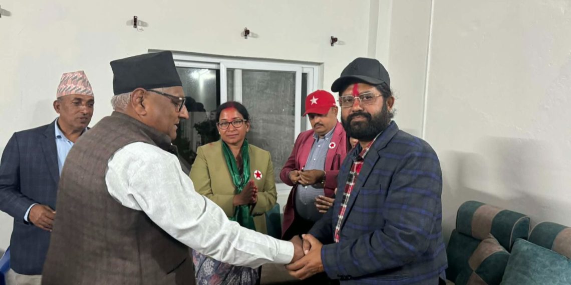 चितवन–३ मा चुनावी समीकरण फेरियो: नेकपा संयुक्तका उम्मेदवार सुनार नेकपामा प्रवेश