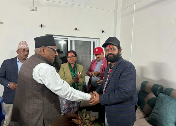 चितवन–३ मा चुनावी समीकरण फेरियो: नेकपा संयुक्तका उम्मेदवार सुनार नेकपामा प्रवेश