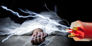 सिरहाको गोलबजारमा करेन्ट लागेर टिपरधनीको मृत्यु