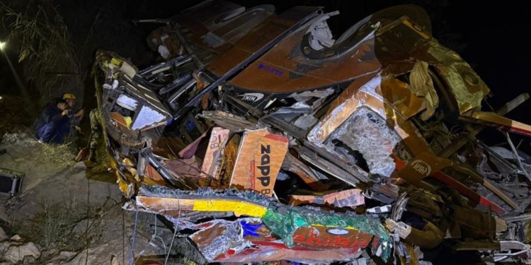 धादिङ जिल्ला बस दुर्घटना : ११ पुरुष र ६ महिलाको मृत्यु, विदेशी नागरिकसमेत परे