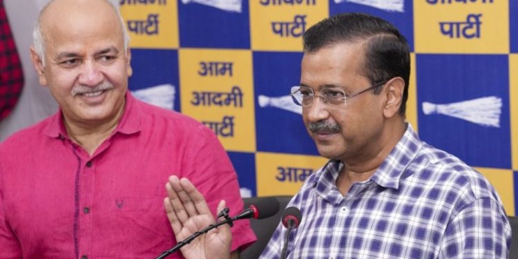 दिल्लीका पूर्व मुख्यमन्त्री केजरीवाल र उपमुख्यमन्त्री सिसोदिया निर्दोष सावित