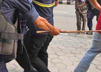 सुनसरीमा कांग्रेस–रास्वपा कार्यकर्ता बीच झडप,प्रहरीले गर्‍यो लाठीचार्ज