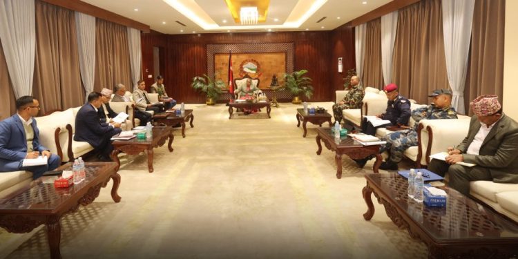 सुरक्षा ब्रिफिङ: २७५ बम डिस्पोजल टोली तयारीमा, आवश्यक परे ३० मिनेटमै थप फौज परिचालन