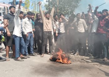 वीरगञ्जमा विद्यार्थी प्रदर्शन, घण्टाघर क्षेत्रको सडक अवरुद्ध