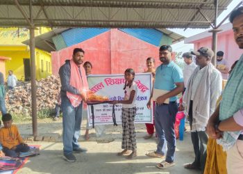 शहरी गरिबी निवारण मंच द्वारा कलैया उपमहानगरको सहयोगमा बालबालिकाहरुमा शैक्षिक सामाग्री वितरण ।
