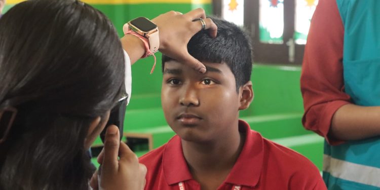 रोयल एकेडेमी, पर्साद्वारा निःशुल्क स्वास्थ्य शिविर सम्पन्न, करिब ५ सयले लिए सेवा