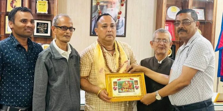 गहवामाई डोली यात्राका लागि वीरगञ्ज महानगर प्रमुख राजेशमान सिंहलाई औपचारिक निमन्त्रणा