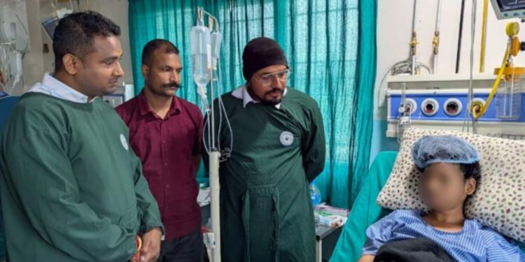 घरेलु हिंसाका पीडितलाई सांसद सुशील कानु द्वारा भेट, उपचार खर्च व्यहोर्ने प्रतिबद्धता
