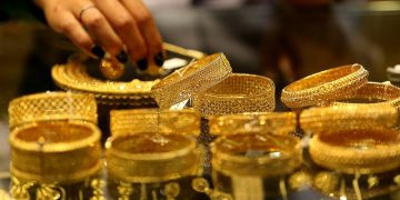 सुनको मूल्य सामान्य बढ्यो, चाँदी घट्यो