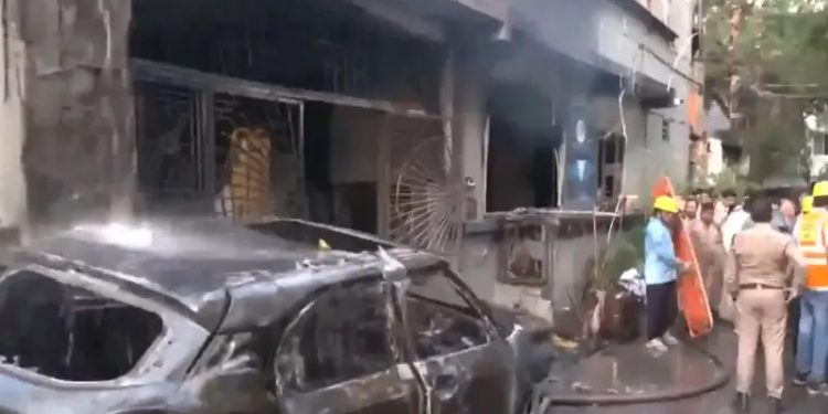 भारतको इन्दौरमा कार चार्जिङ गर्दा विस्फोट, ७ जनाको मृत्यु