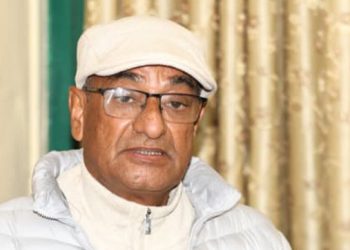 पक्राउ परेका रमेश लेखकलाई काठमाडौं जिल्ला प्रहरी परिसर ल्याइँदै