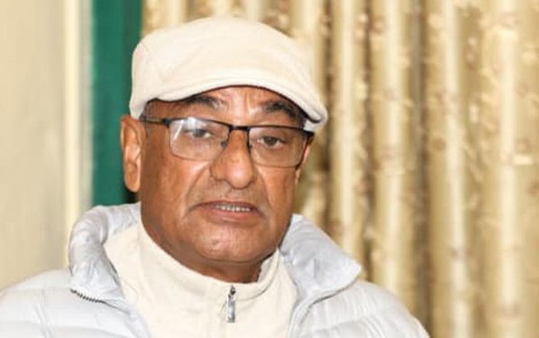 पक्राउ परेका रमेश लेखकलाई काठमाडौं जिल्ला प्रहरी परिसर ल्याइँदै