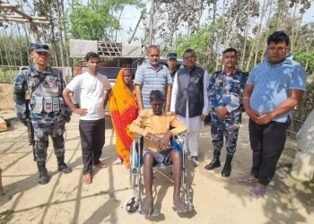 वीरगन्ज हेल्थ केयरको सहयोगमा सशस्त्र प्रहरीले पर्साका चार अपांग व्यक्तिलाई ह्वीलचेयर वितरण