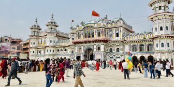 नयाँ वर्ष २०८३ मा जनकपुरधाममा भक्तजनको घुइँचो, धार्मिक पर्यटनमा उत्साह