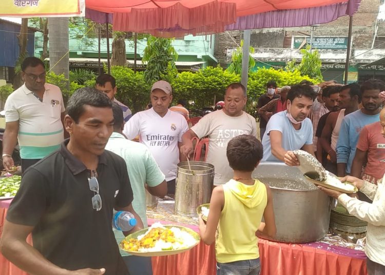 वीरगन्ज समाज सेवा द्वारा नारायणी अस्पतालमा साप्ताहिक निशुल्क भोजन कार्यक्रमको निरंतरता , तेस्रो वर्षमा प्रवेश ।