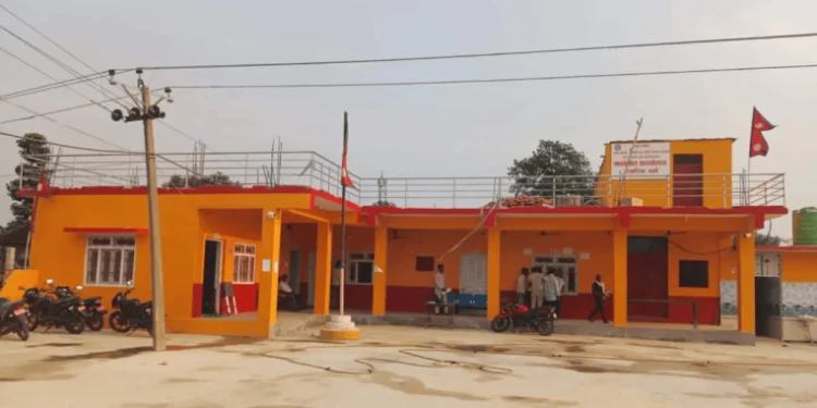 पोखरियामा मालपोत कार्यालयबाट तीन बिचौलिया पक्राउ