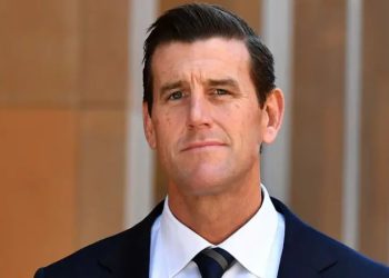 भिक्टोरिया क्रसबाट सम्मानित अष्ट्रेलियाली सैनिक पक्राउ, युद्ध अपराधको आरोप