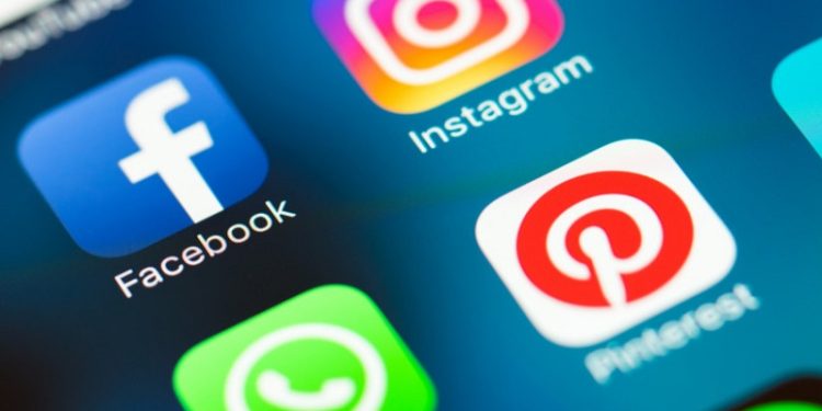 ग्रीसले आउँदो वर्षदेखि १५ वर्षमुनिका बालबालिकालाई सामाजिक सञ्जालमा प्रतिबन्ध लगाउने