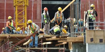 मध्यपूर्वमा ३६ लाख रोजगारी जोखिममा, १७ लाख नेपाली युवा र राष्ट्रिय अर्थतन्त्रमा गम्भीर खतरा