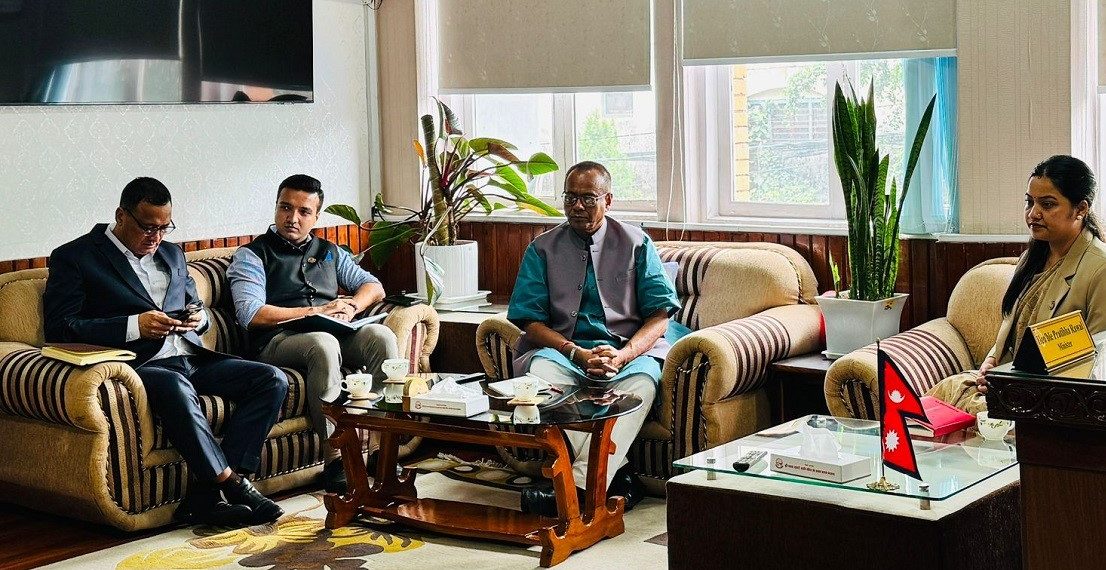 स्थानीय तहका समस्या समाधानबारे मन्त्री रावल र मधेशका मुख्यमन्त्री यादवबीच छलफल