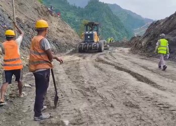 पृथ्वी राजमार्गमा पहिरो, कृष्णभिर नजिक सडक एकतर्फी