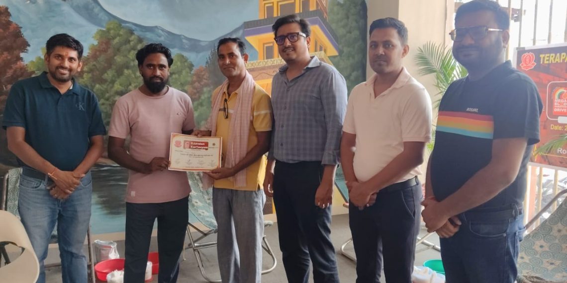 तेरापन्थ युवक परिषद बिरगंजको सप्ताहव्यापी वृहत् रक्तदान महाशृङ्खलाको निरन्तरता , राउन्ड टेबलको सहकार्यमा ८ महिला सहित ६६ जनाले गरे रक्तदान ।